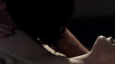 Хейли Этвелл снялась голой в сериале «Столпы Земли» фото #11