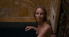 Абсолютно голая Хелен Хант в фильме «Суррогат» фото #39