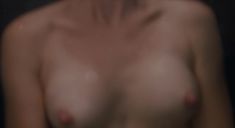 Абсолютно голая Хелен Хант в фильме «Суррогат» фото #43