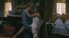 Христина Попандопуло засветила грудь в сериале «Есенин»