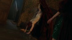 Челси Престон-Крейфорд снялась полностью голой в сериале «Эш против зловещих мертвецов» фото #1