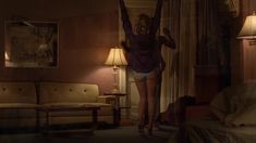 Голая грудь Эли Лартер в фильме «Сумасшедший» фото #1