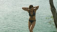 Эльвира Болгова оголила грудь и попу в сериале «Близнецы» фото #27