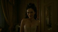 Эмануэла Постаккини снялась голой в сериале «Алиенист» фото #2