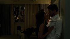 Эмбер Роуз Рева оголила грудь и попу в сериале «Каратель» фото #1