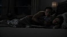 Эми Бреннеман снялась голой в фильме «Твои друзья и соседи» фото #8