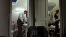 Эмманюэль Сенье показала голую грудь в фильме «Неукротимый» фото #1