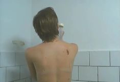 Юлия Вознесенская показала голую грудь в сериале «Дальнобойщики» фото #2