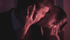 Голая грудь Юлии Стожаровой в фильме «Связь» фото #1