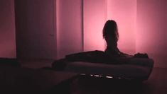 Голая грудь Юлии Стожаровой в фильме «Связь» фото #3