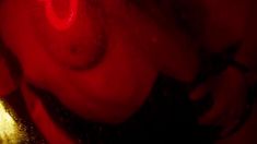 Голая грудь Юлии Хлыниной в российском фильме «Селфи» фото #1