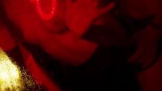 Голая грудь Юлии Хлыниной в российском фильме «Селфи» фото #2