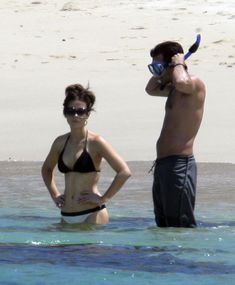 Аппетитные ягодицы Кейт Бекинсейл в купальнике фото #4