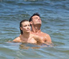 Обнаженная Джоанна Крупа купается в Майями фото #18