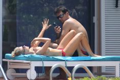 Джоанна Крупа купается без купальника фото #11