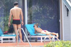 Джоанна Крупа купается без купальника фото #13