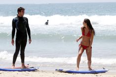 Майлин Класс в красном бикини учится серфингу фото #13