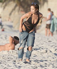 Соблазнительная Майлин Класс купается в Кейптауне фото #5