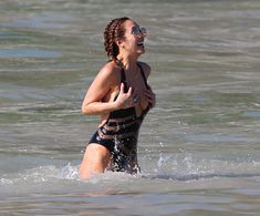 Соблазнительная Майлин Класс купается в Кейптауне фото #34