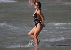 Соблазнительная Майлин Класс купается в Кейптауне фото #47