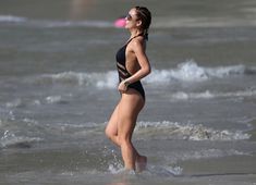 Соблазнительная Майлин Класс купается в Кейптауне фото #48