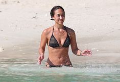 Сексуальная красотка Майлин Класс на пляже в Таиланде фото #4