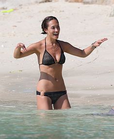 Сексуальная красотка Майлин Класс на пляже в Таиланде фото #5