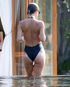 Сочный бюст Майлин Класс в бассейне Тайланда фото #28