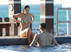 Соблазнительные изгибы тела  Майлин Класс в бикини фото #32