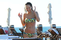 Соблазнительные изгибы тела  Майлин Класс в бикини фото #39