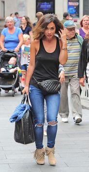 Торчащие соски Майлин Класс в Лондоне фото #14