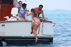 Майлин Класс в бикини на яхте в Канкуне фото #11