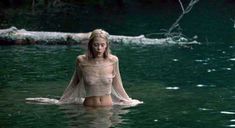 Голая Джейми Кинг в фильме «Летние забавы» фото #2