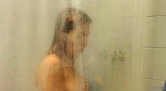 Голая Эльза Патаки в фильме «Нинетт» фото #4