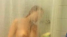 Голая Эльза Патаки в фильме «Нинетт» фото #5