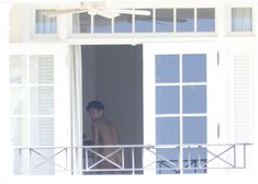 Голая Рианна на балконе отеля в Барбадосе фото #3