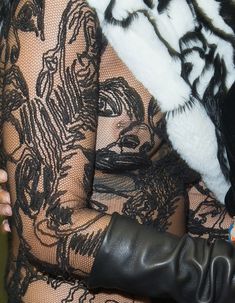 Рианна засветила сосок на Jean Paul Gaultier Fashion Show фото #7