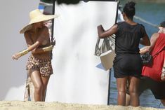 Голая грудь Рианны на фотосессии в Рио фото #9