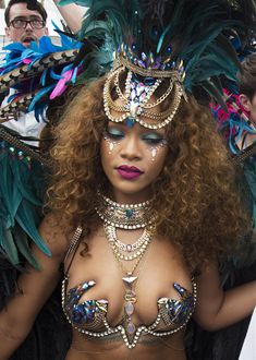 Развратная Рианна на карнавале в Барбадосе фото #2