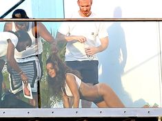 Голая попка Рианны на фотосессии в Голливуде фото #15