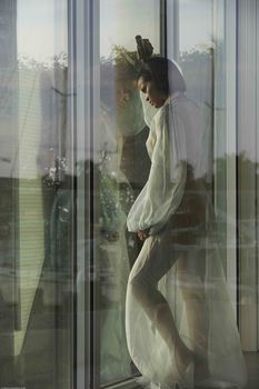 Рианна с голой грудью в фотосессии для клипа Needed Me фото #5