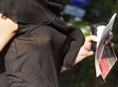 Торчащие соски Анны-Линн МакКорд фото #2