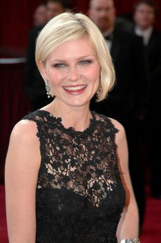 Кирстен Данст засветила соски на премии «Оскар»