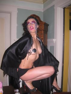 Мишель Родригес показала голую грудь фото #2