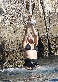 Голая попка Мишель Родригес на отдыхе фото #5