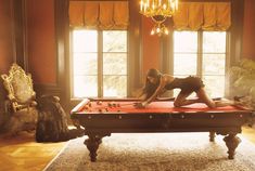 Горячая Наоми Кэмпбелл разделась для журнала Vogue фото #7