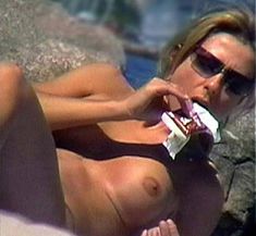 Голая грудь Дженнифер Энистон на пляже в Мексике фото #1