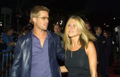 Дженнифер Энистон засветила грудь  на премьере фильма «Рок-звезда» фото #4