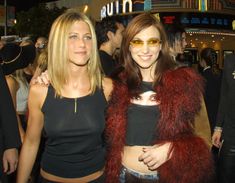 Дженнифер Энистон засветила грудь  на премьере фильма «Рок-звезда» фото #14