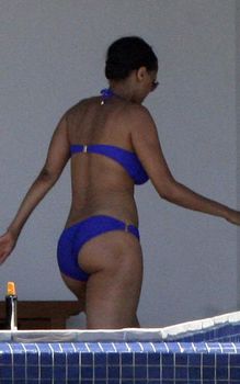 Тайра Бэнкс в бикини в Мексике фото #6